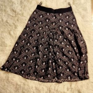 🌼PRADA 🌼 15 years rayon skirt ❤️